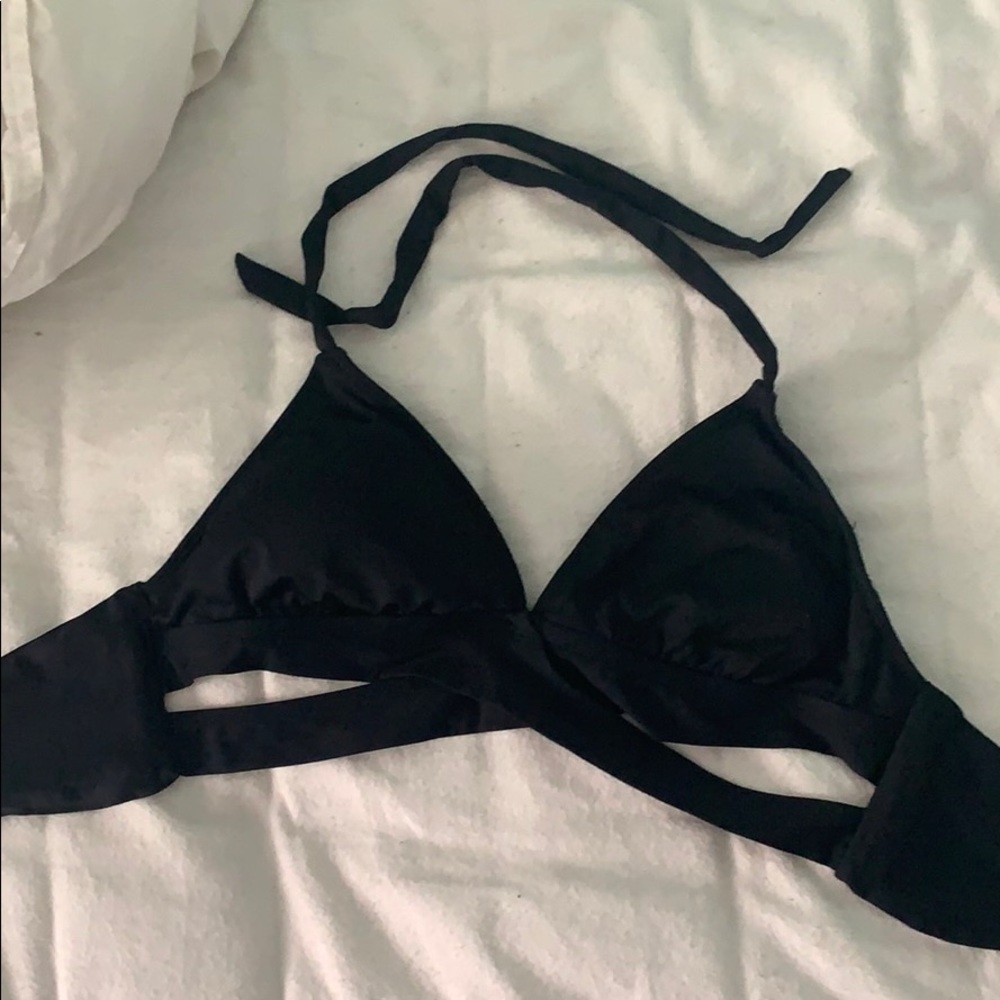 32A black bikini top